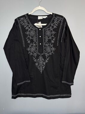 Newport News Sun Streak Blouse M Black Cotton Embroidered Henley Boho Tunic Top